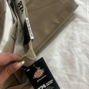Dickies size 29 khaki like new